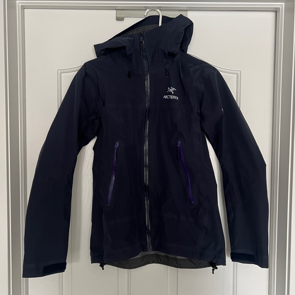 Arc'teryx Jackets & Blazers - 2018 Arc’teryx Beta LT Gore-Tex Black Sapphire